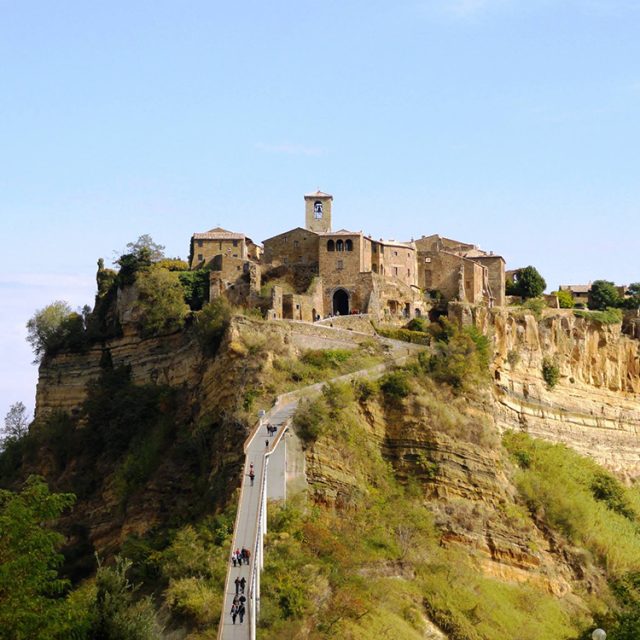 Viterbo-Civita di Bagnoregio. Tour 1 giorno.