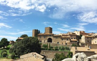 TUSCANIA