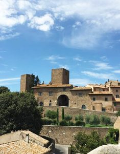 TUSCANIA