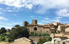 TUSCANIA