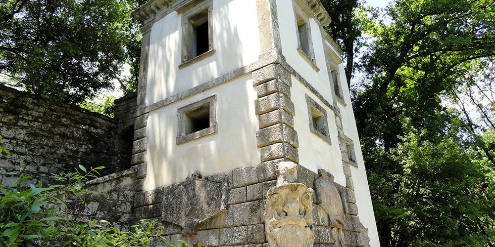 https://www.guideturisticheviterbo.it/wp-content/uploads/2020/05/La-Casa-pendente.jpg
