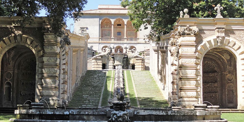 https://www.guideturisticheviterbo.it/wp-content/uploads/2020/05/Palazzo-Farnese-Caprarola.-Il-Parco.jpg
