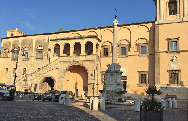Tarquinia. Palazzo Comunale. Guide Turistiche Viterbo.
