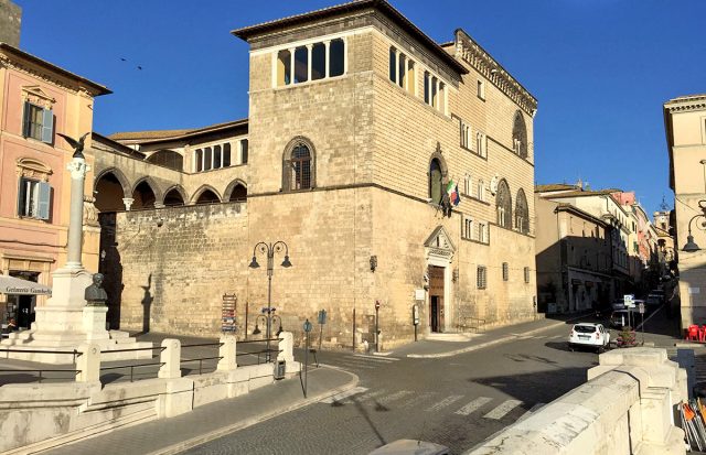 Tarquinia. Palazzo Vitelleschi. Guide Turistiche Viterbo. 