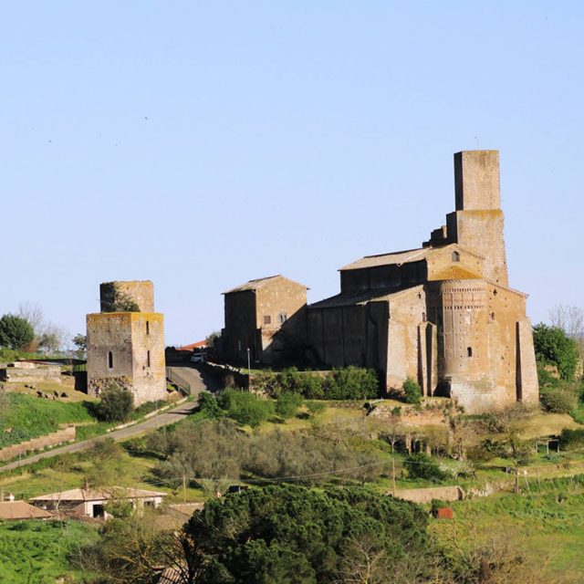 Tuscania in 1 giorno. Tour 1 giorno.