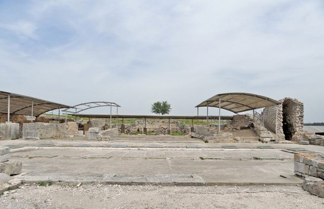 Vulci. Parco Archeologico. Domus Criptoportico. Guide Turistiche Viterbo. 